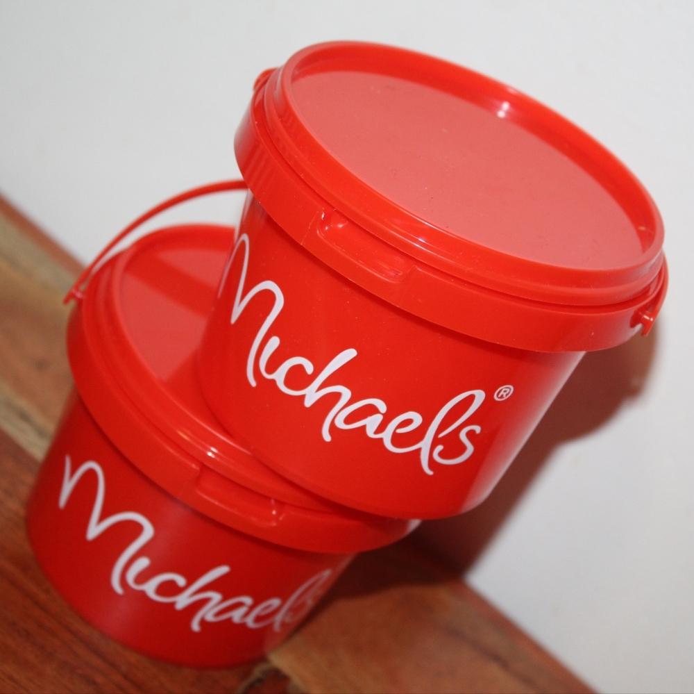 Michaels Craft Smart Red Plastic Bucket